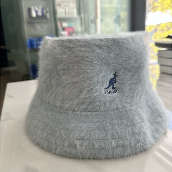 New size medium Kangol angora bucket hat in icy blue - Picture 2 of 7
